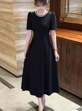夏季短袖2025年珍珠连衣裙小黑法式裙子女爆款显瘦2025新款高级感