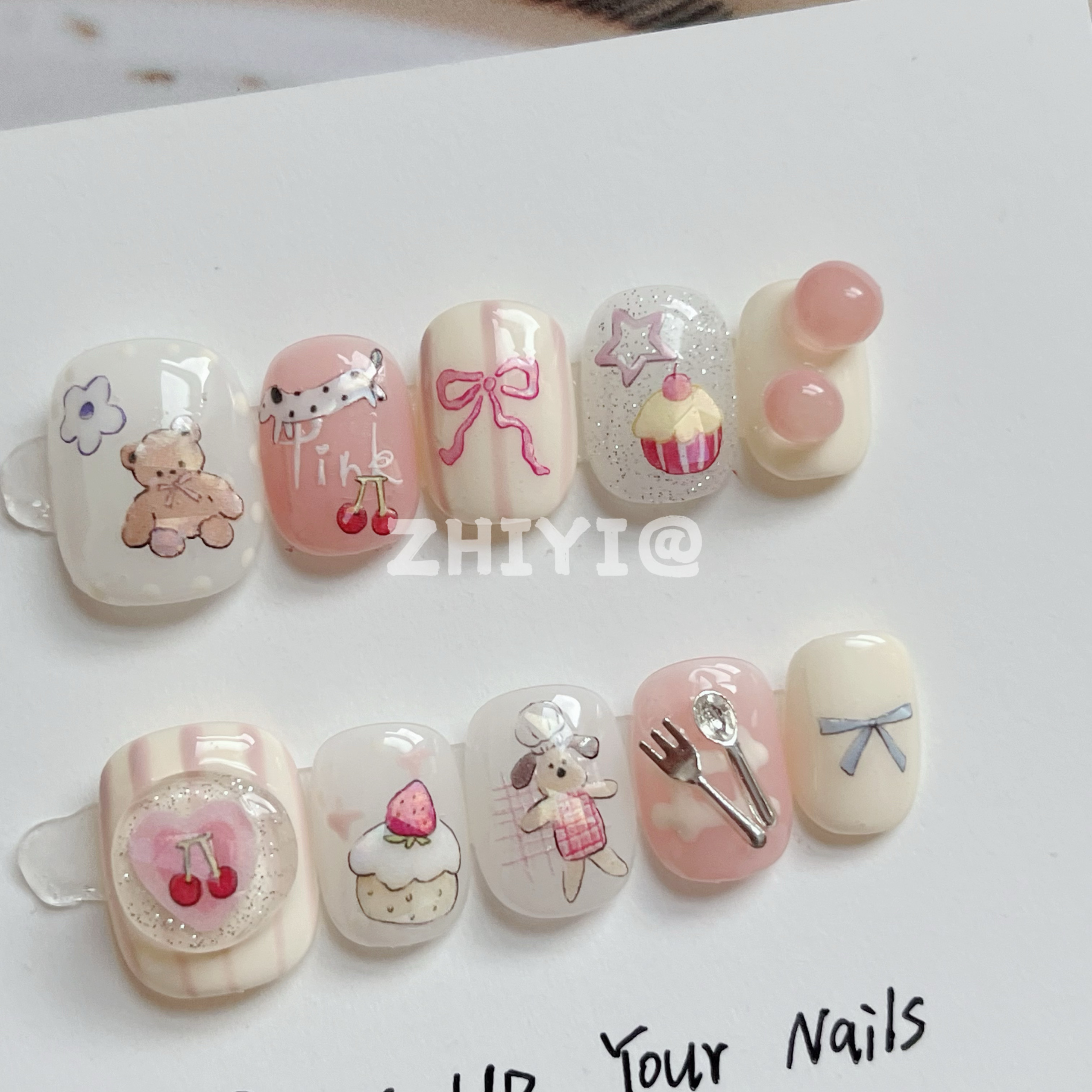 小众捏捏纯手工穿戴甲蛋糕小熊美甲指甲片指甲贴高级感短款2024年