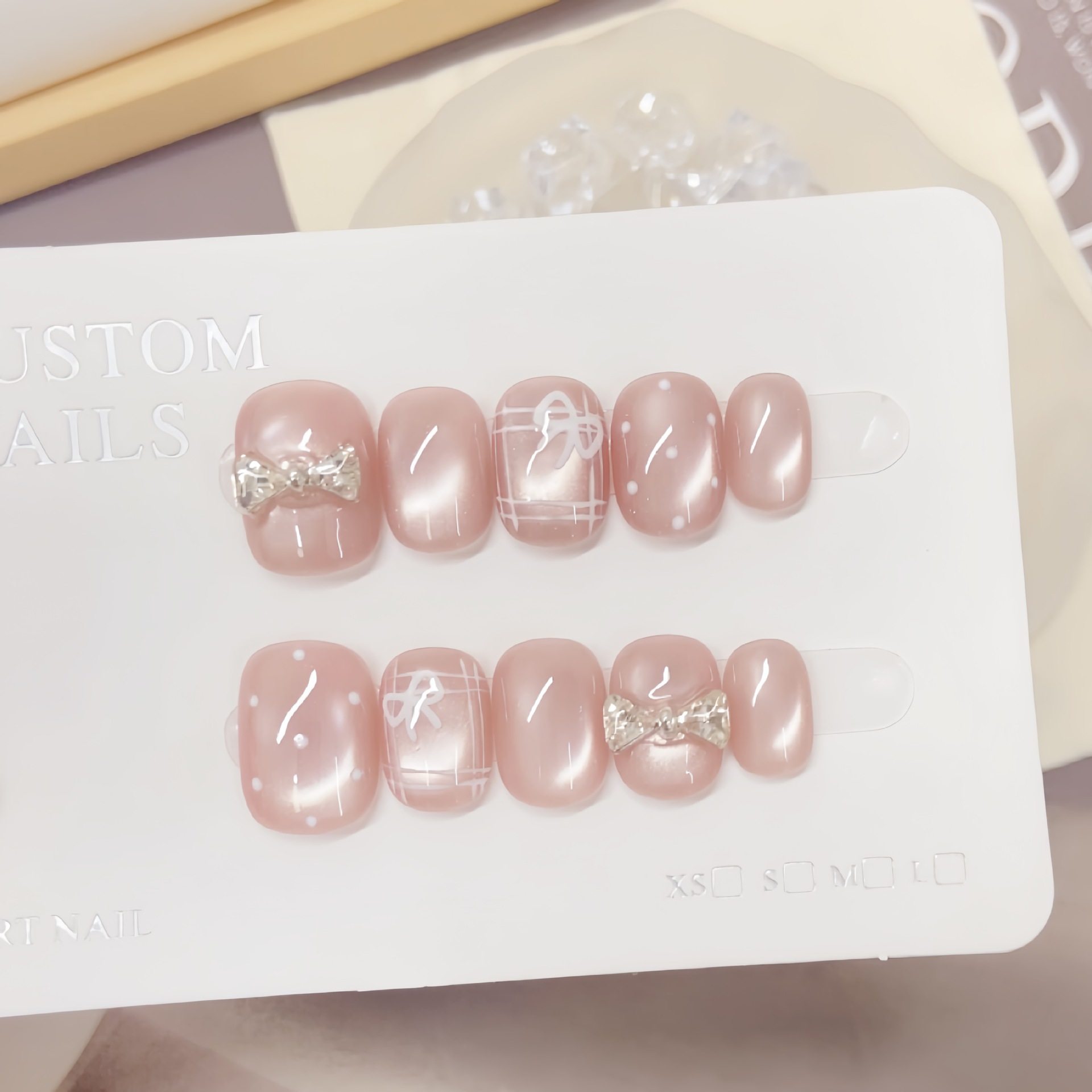 蝴蝶奶冻纯手工穿戴甲猫眼光疗甲高级感气质显白可拆卸美甲贴片