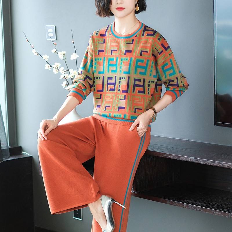 减龄洋气休闲时尚套装女中年妈妈装秋季2024新款宽松阔腿裤两件套