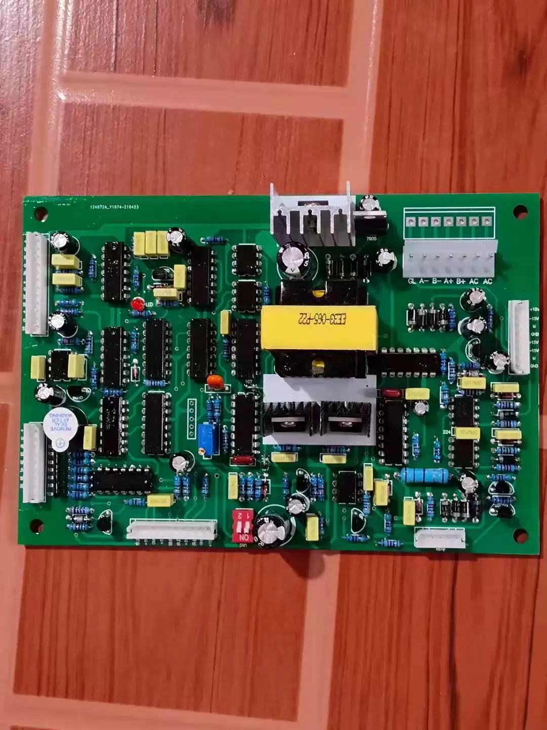 高频炉主板中频炉维修配件驱动板电源板IGBT模块整流桥。