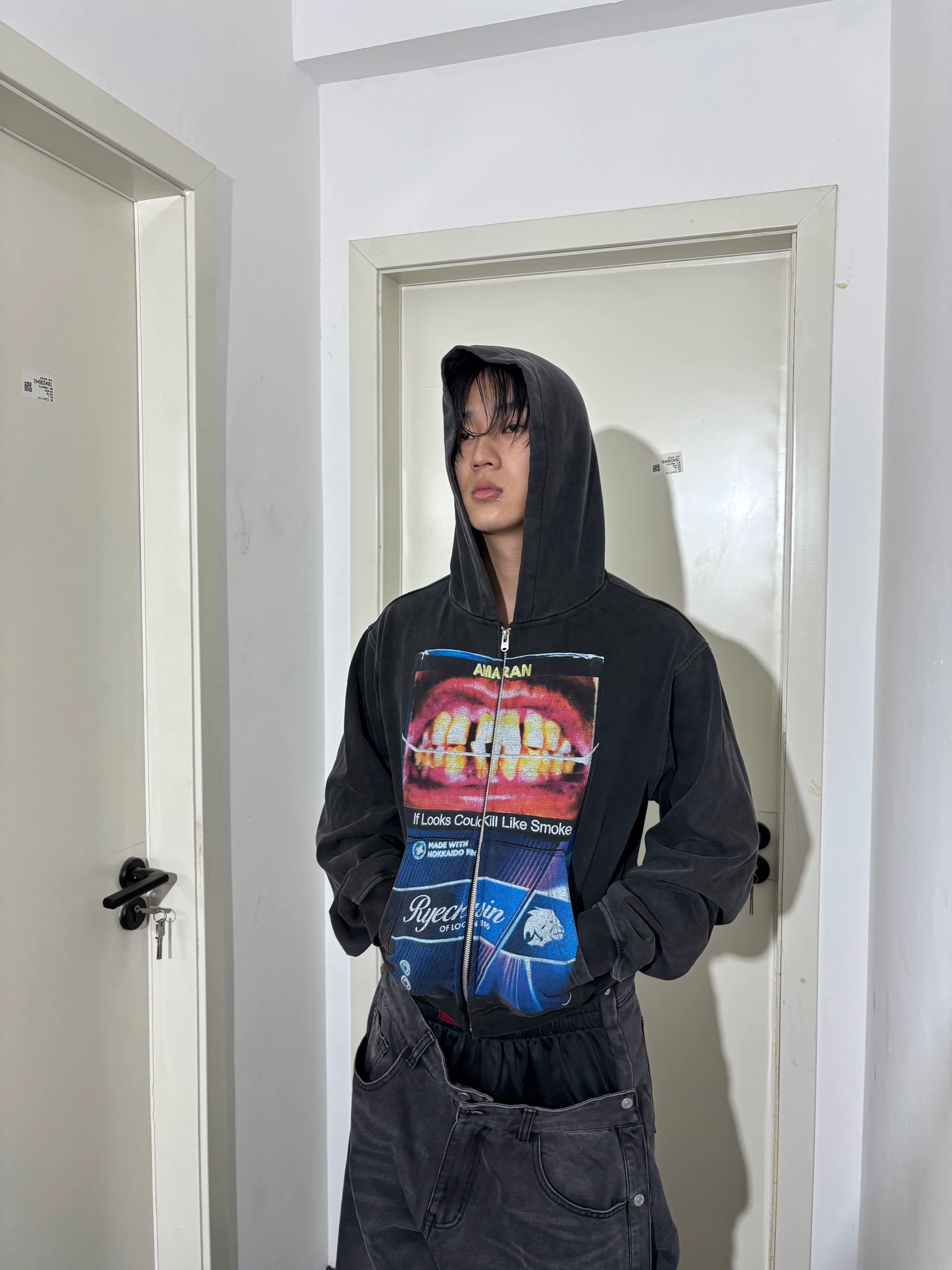 *RYE CHASIN If the look could kill* сигаретная коробка вымытой и потрепанной короткий облегающий худи с капюшоном