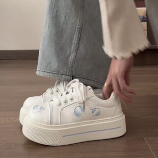 子女小个子显高面包鞋 可爱草莓厚底小白鞋 增高板鞋 2026新款 女 春季