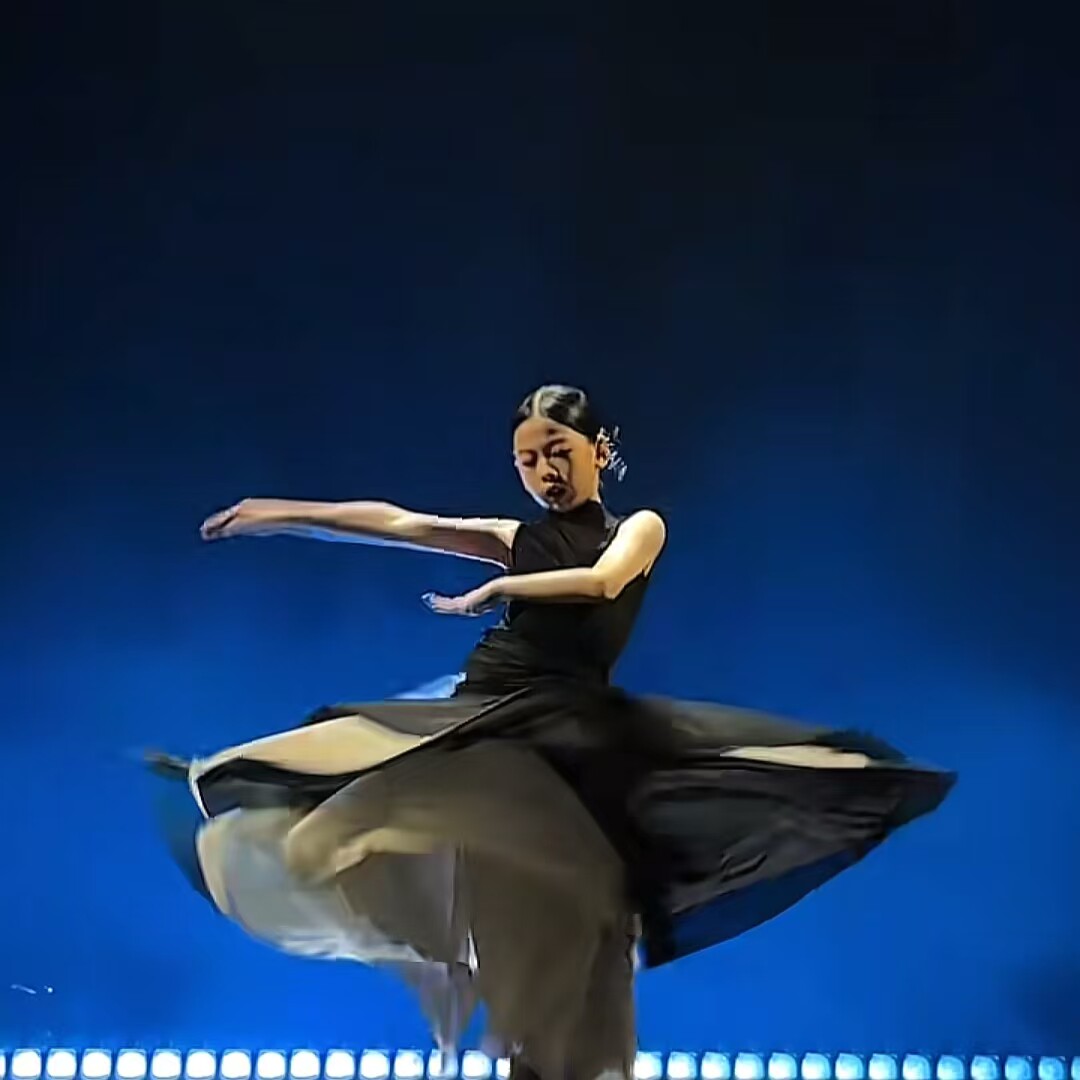 儿童心儿卷珠帘国风飘逸大摆裙古风爵士街舞舞蹈服水墨风练功套裙