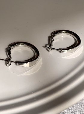 金属冷淡风耳圈小众银色圆圈耳环简约港风气质耳扣高级辣妹耳饰女