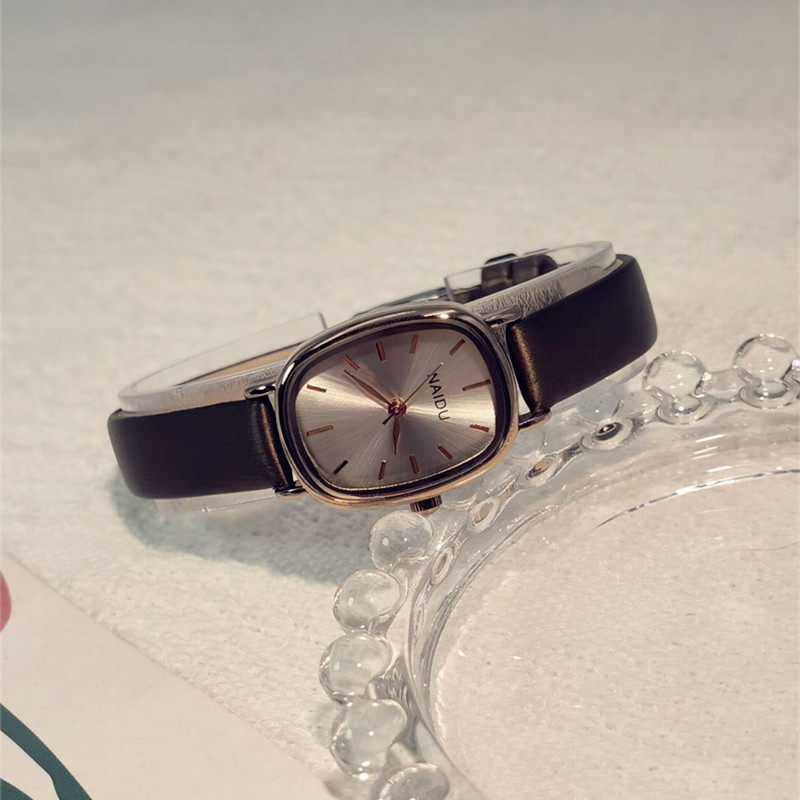 冷淡风椭圆小表盘手表女款ins风轻奢小众高级感气质小巧精致女表