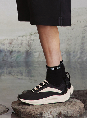 中国李宁成龙联名休闲鞋功夫YIN柔软健身防滑运动鞋男款AZGU021