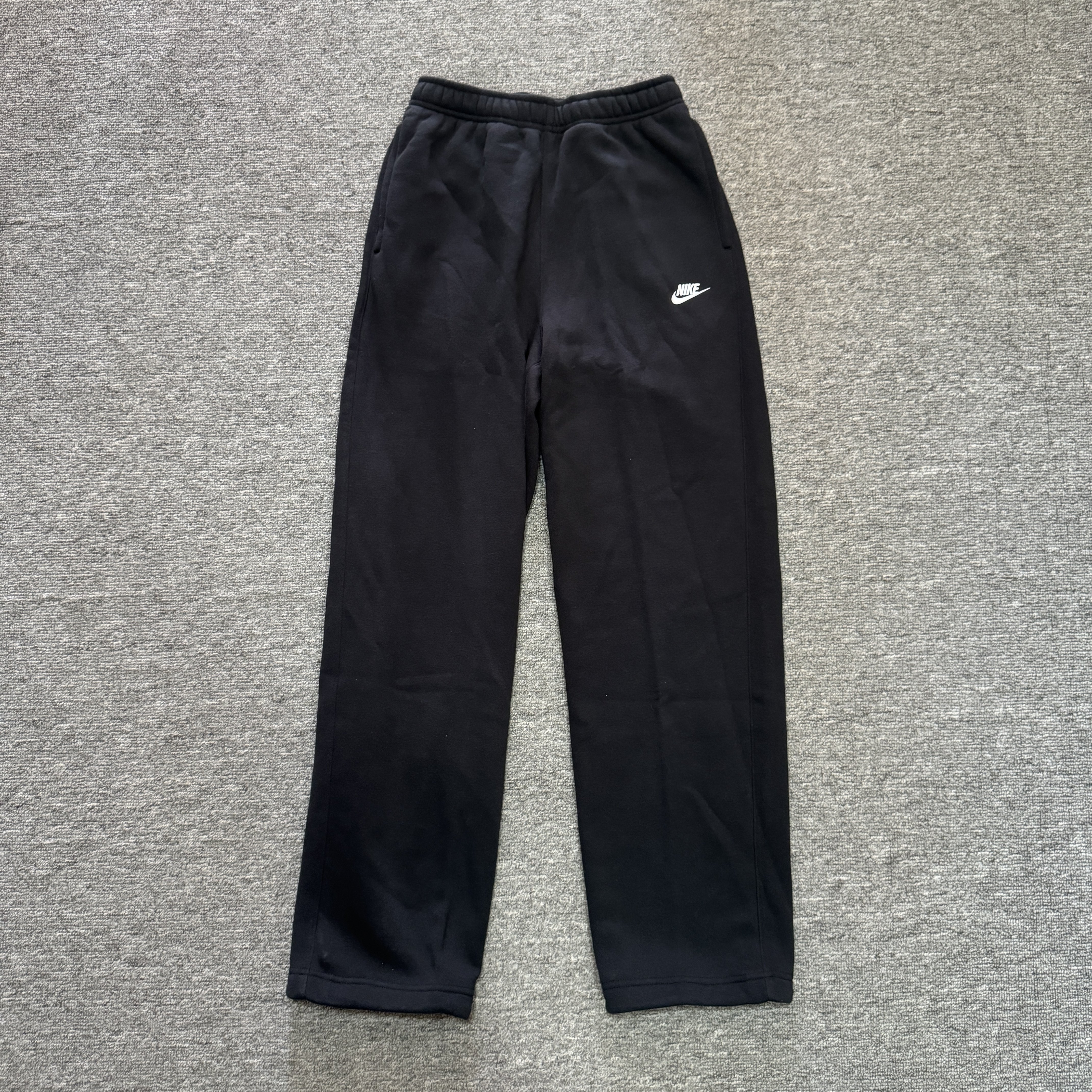 正品Nike耐克 新款男子刺绣加绒保暖运动休闲直筒长裤 FZ0810-010