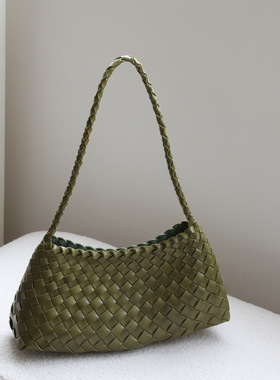 小众设计复古时尚手工编织手提月牙包百搭新款老钱风通勤手提包女