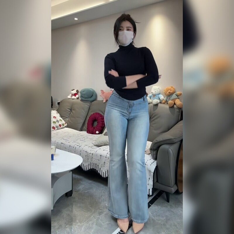 高腰显瘦修身微喇浅蓝牛仔裤女