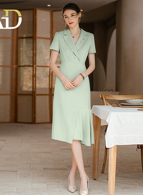 AD高端主持人上镜正装女夏季绿色西装连衣裙不规则显瘦鱼尾裙工装
