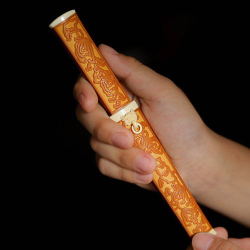 贡匠复刻乾隆御制贴簧刀