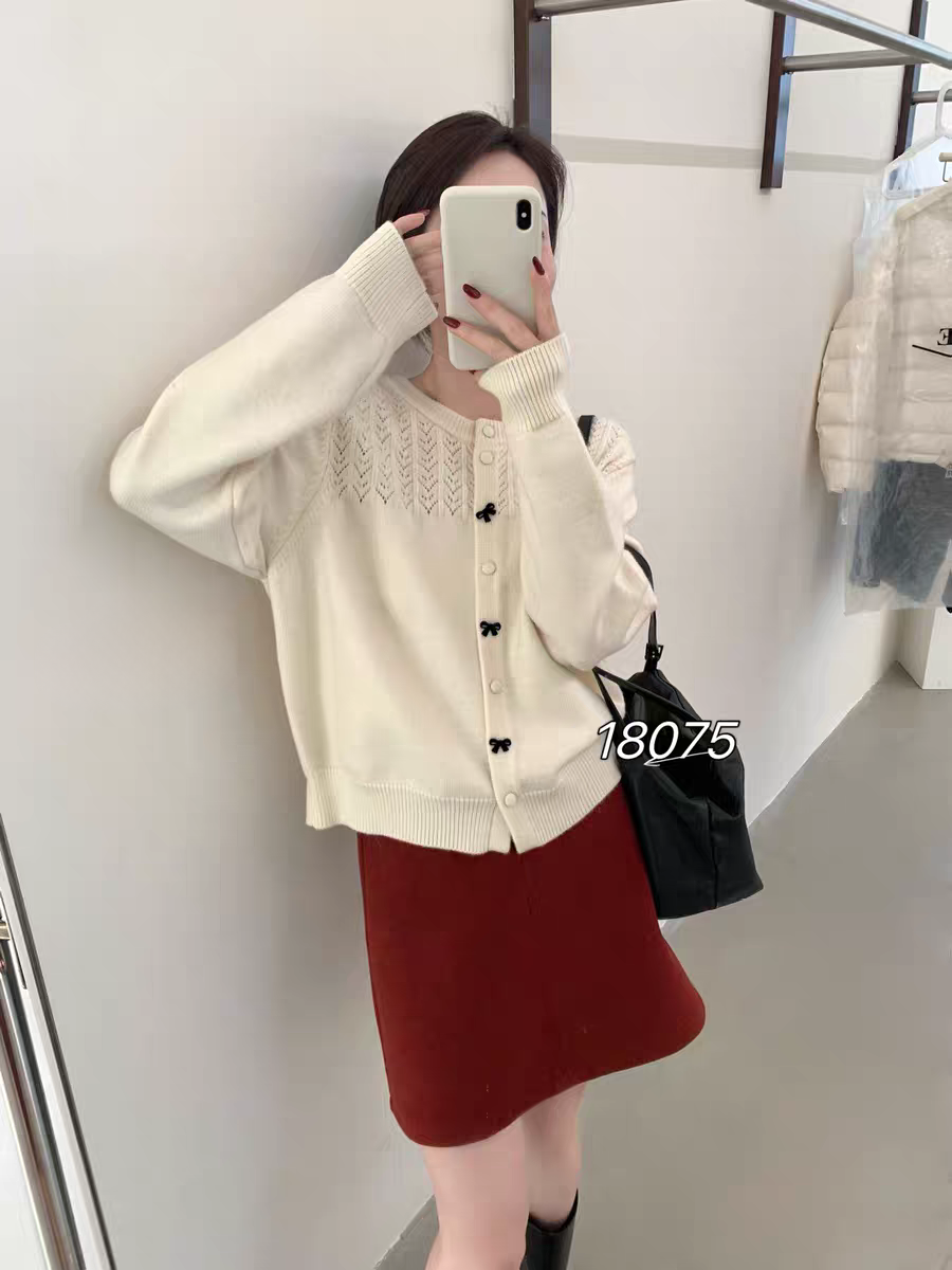 春装新款女韩版宽松时尚甜美勾花单排扣针织开衫百搭休闲毛衣外套,女装/女士精品,毛针织衫,淘宝优惠券,粉丝福利购,淘宝优惠卷