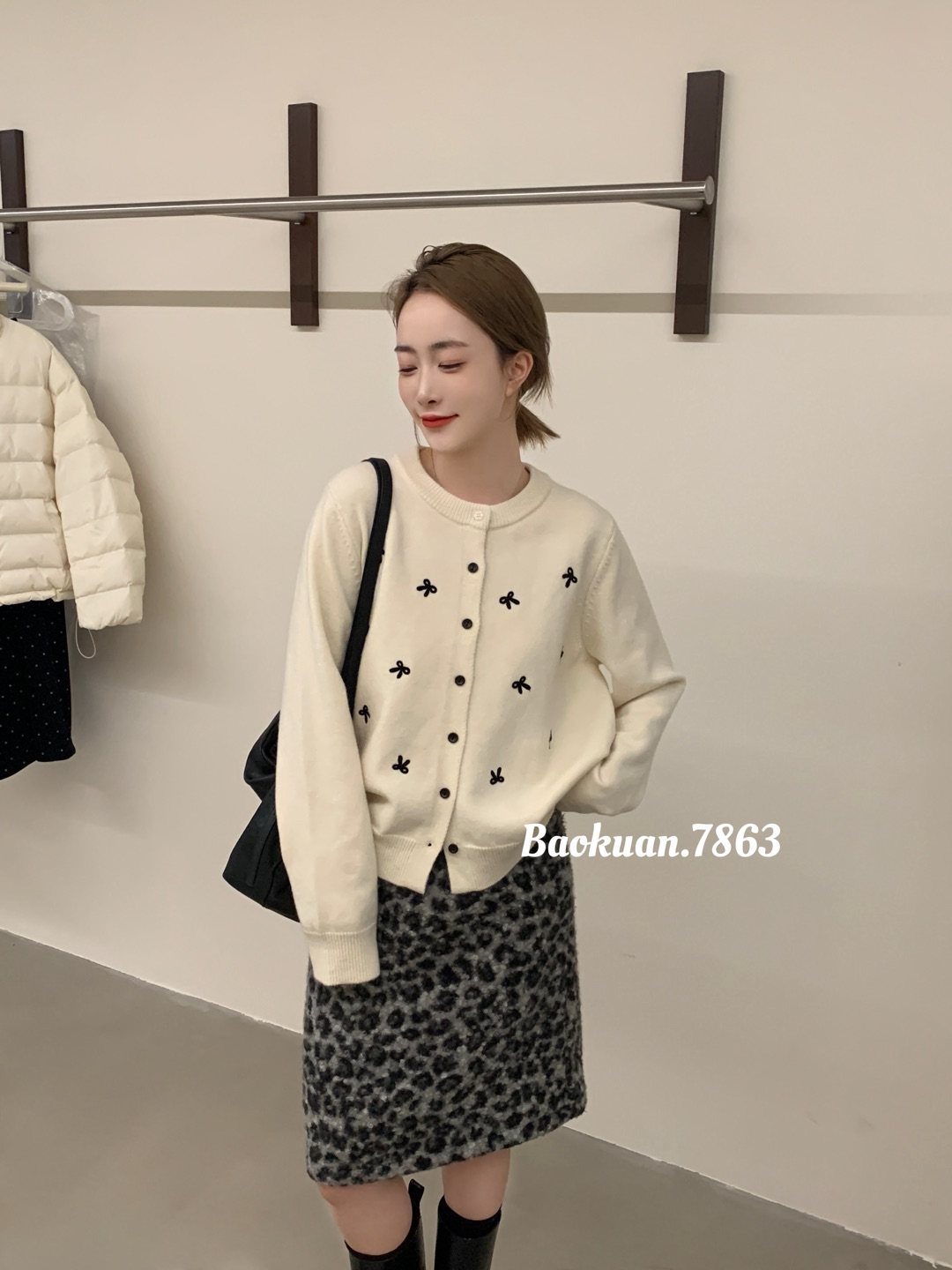 秋冬新款圆领单排扣针织衫开衫毛衣女韩系宽松蝴蝶结刺绣百搭上衣,女装/女士精品,毛针织衫,淘宝优惠券,粉丝福利购,淘宝优惠卷