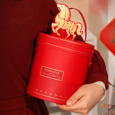 2026马年礼盒空盒年货包装盒新年抱抱桶定制红色新款烘焙礼品盒子