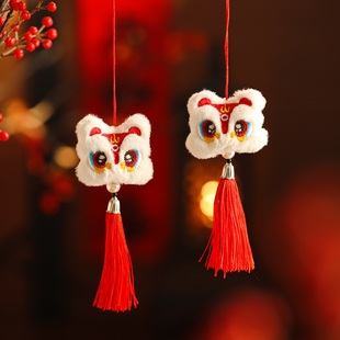 毛绒卡通春节包装盒装饰挂件吊坠新年吊牌礼品盒挂饰配件醒狮流苏