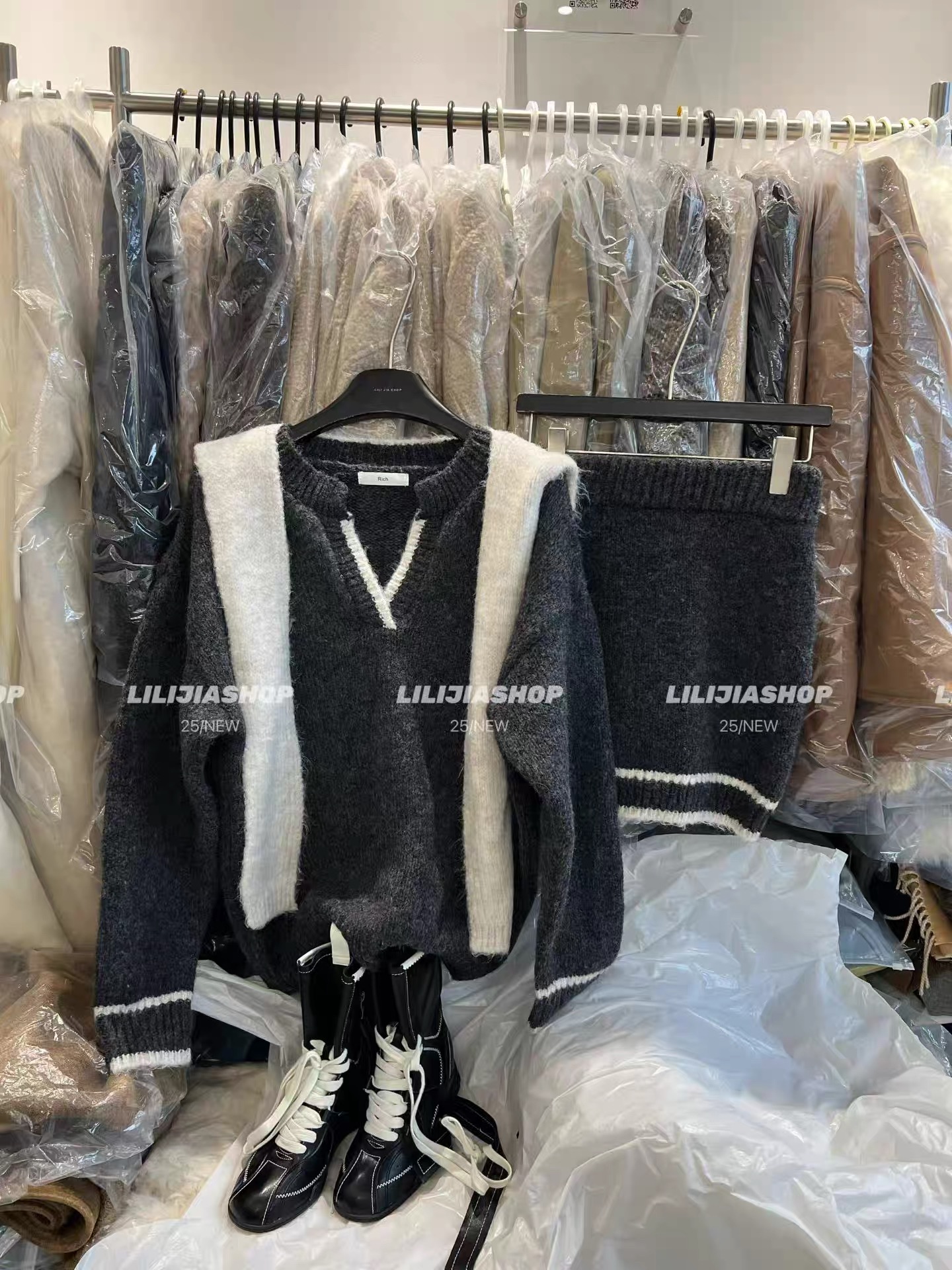 法式小香风针织毛衣套装女高级感2025冬短裙披肩三件套