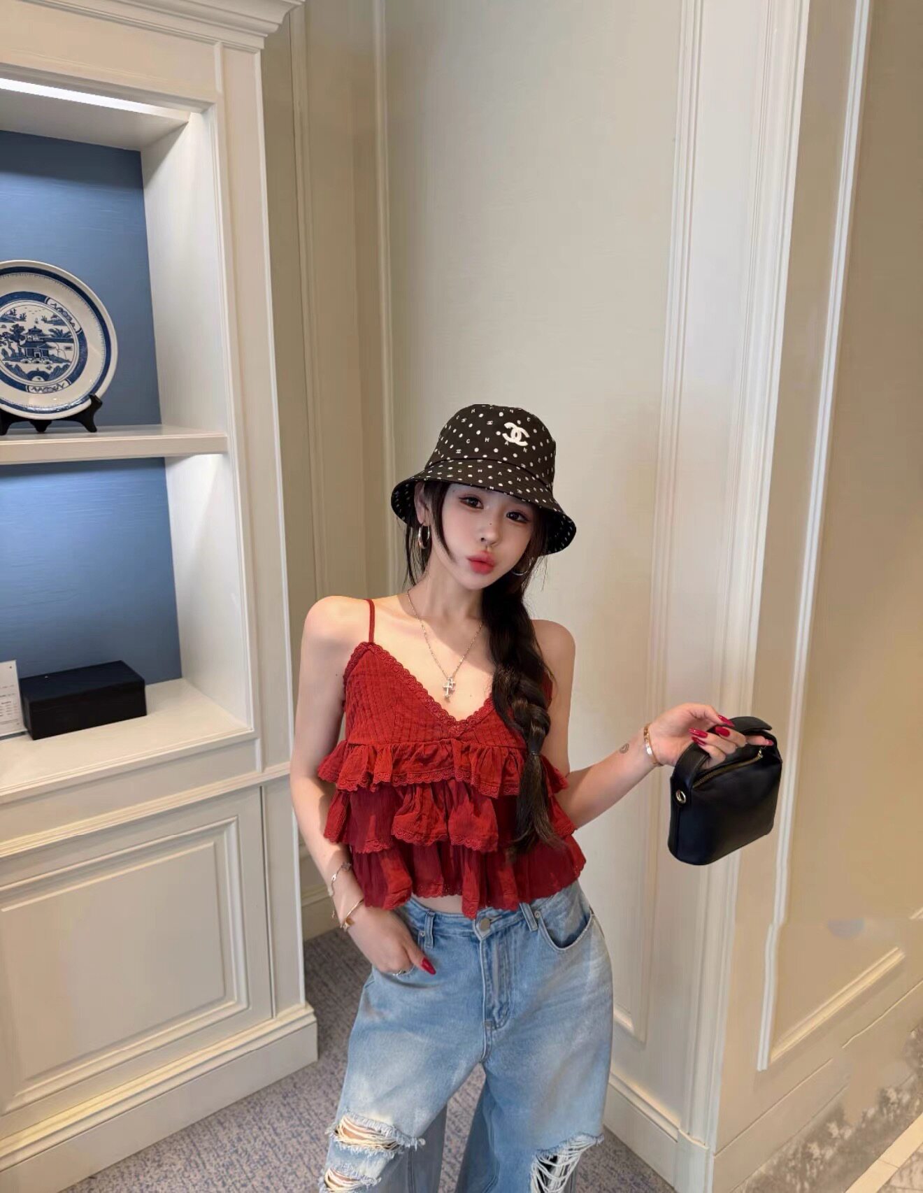 2026夏季韩版时尚百搭显瘦红色荷叶边吊带蕾丝拼接背心女