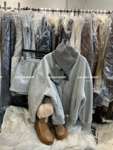 2025秋冬韩版宽松百搭拉链加绒卫衣外套+短裤配围巾三件套