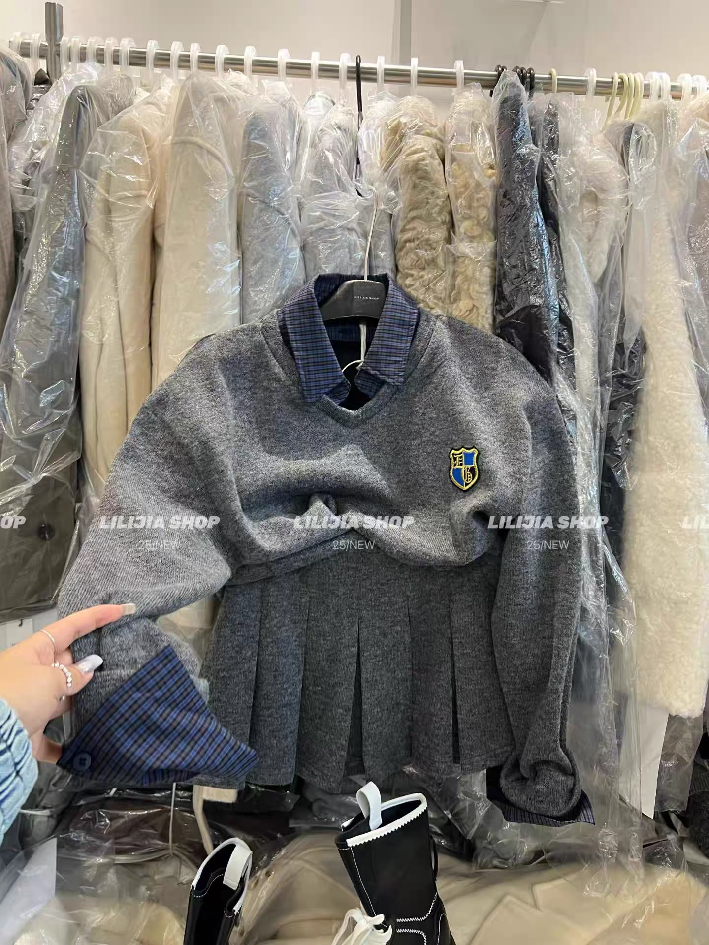 学院风长袖加绒拼接格子衬衫领假两件上衣+半身短裙套装