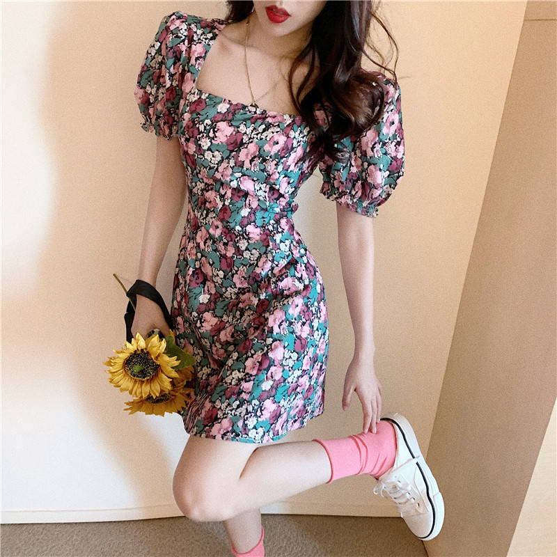 New high waist floral dress with square neck and bubble sleeve in spring