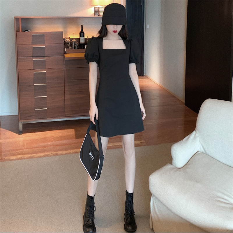 New high waist floral dress with square neck and bubble sleeve in spring