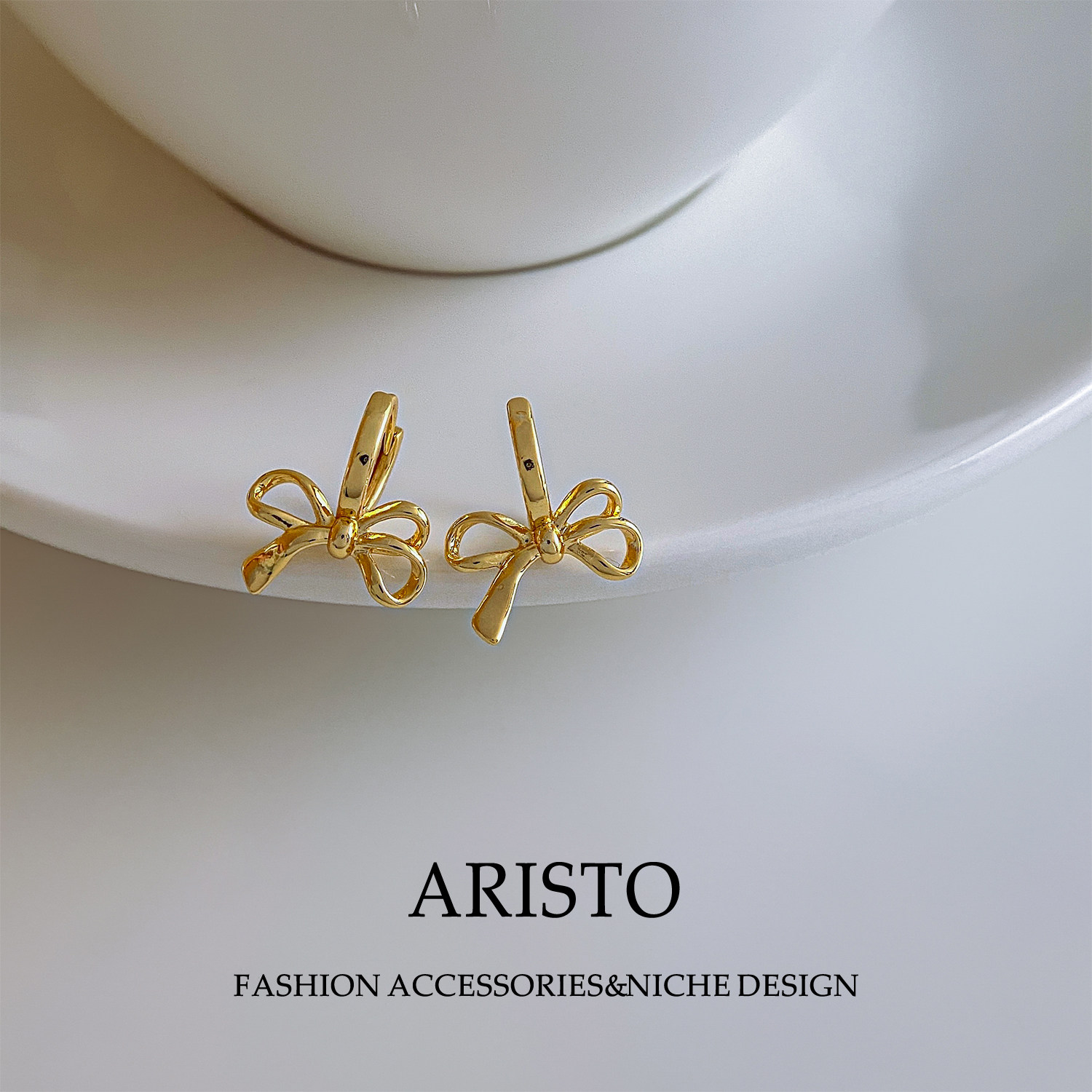 通勤简约镂空蝴蝶结耳扣轻奢质感时尚金属耳圈甜美金色气质耳环女