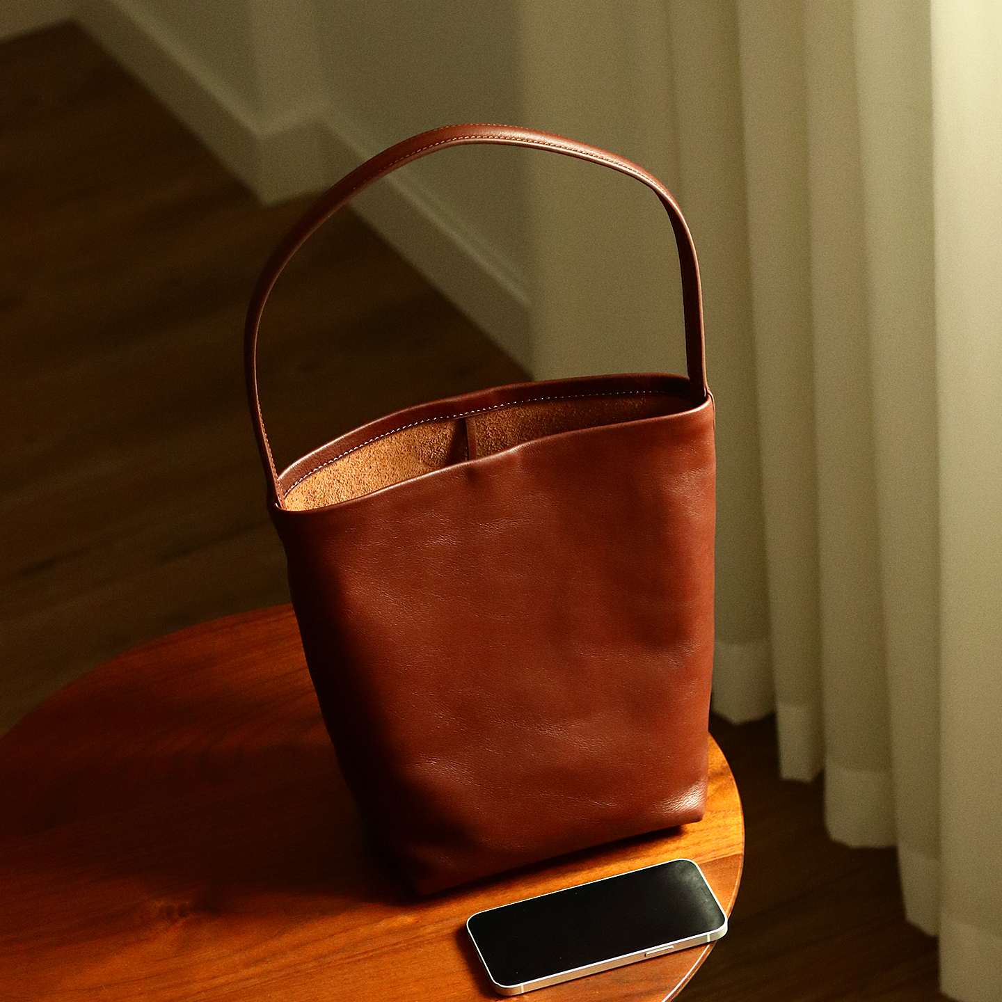 peshawar | 头层牛皮质感轻奢托特包真皮小众腋下包夏季复古棕色