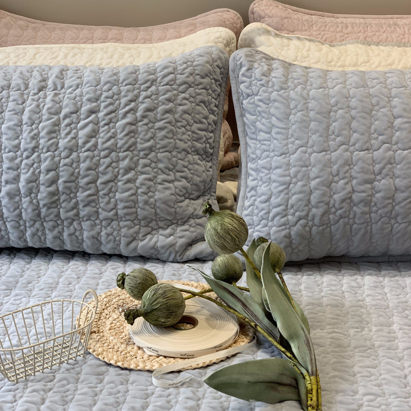 韩国大鹅秋冬加厚绒床盖纯色简约天丝绒床盖三件套绗缝夹棉床单