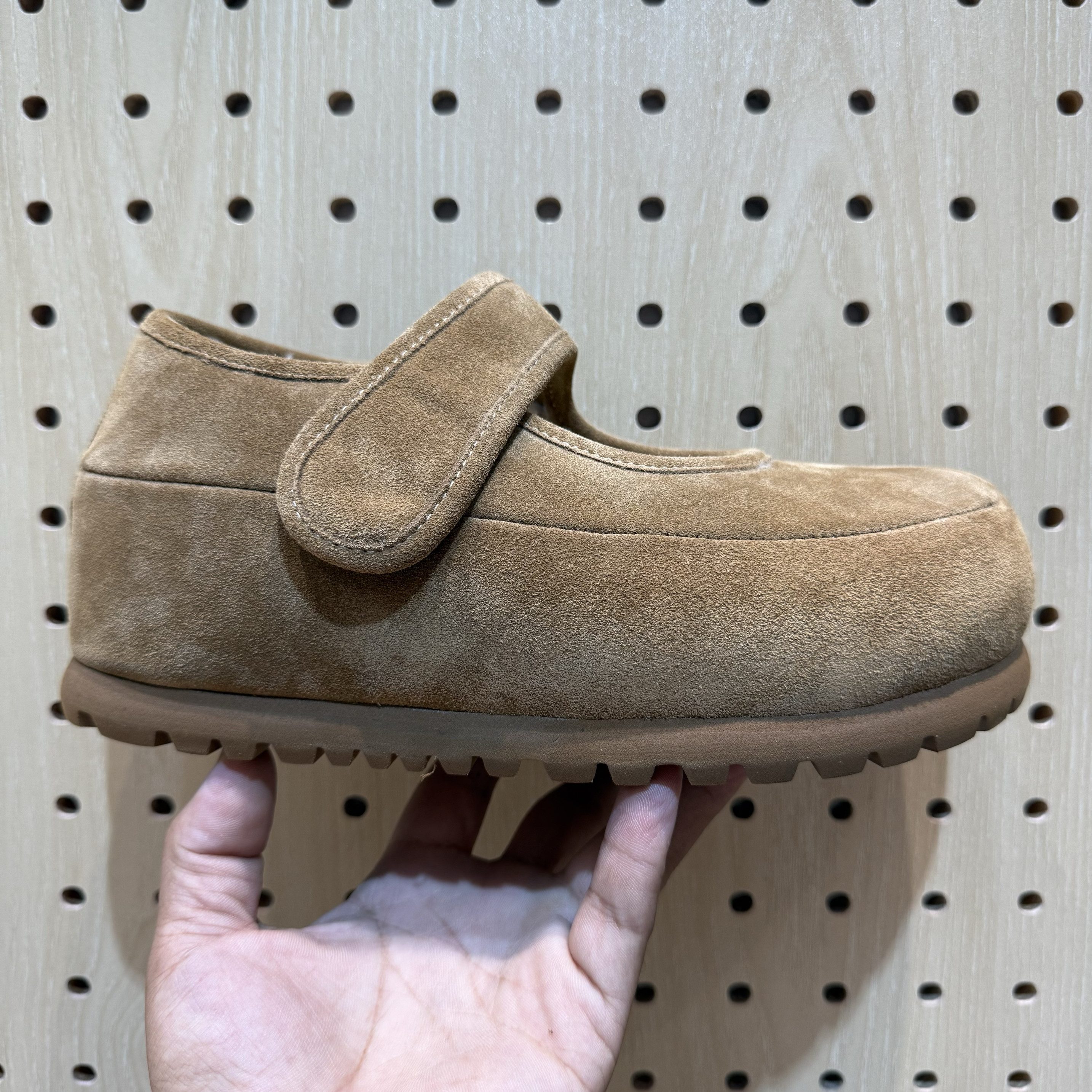 欧洲站女2025冬季新款磨砂真皮圆头魔术贴内增高加绒保暖玛丽珍鞋