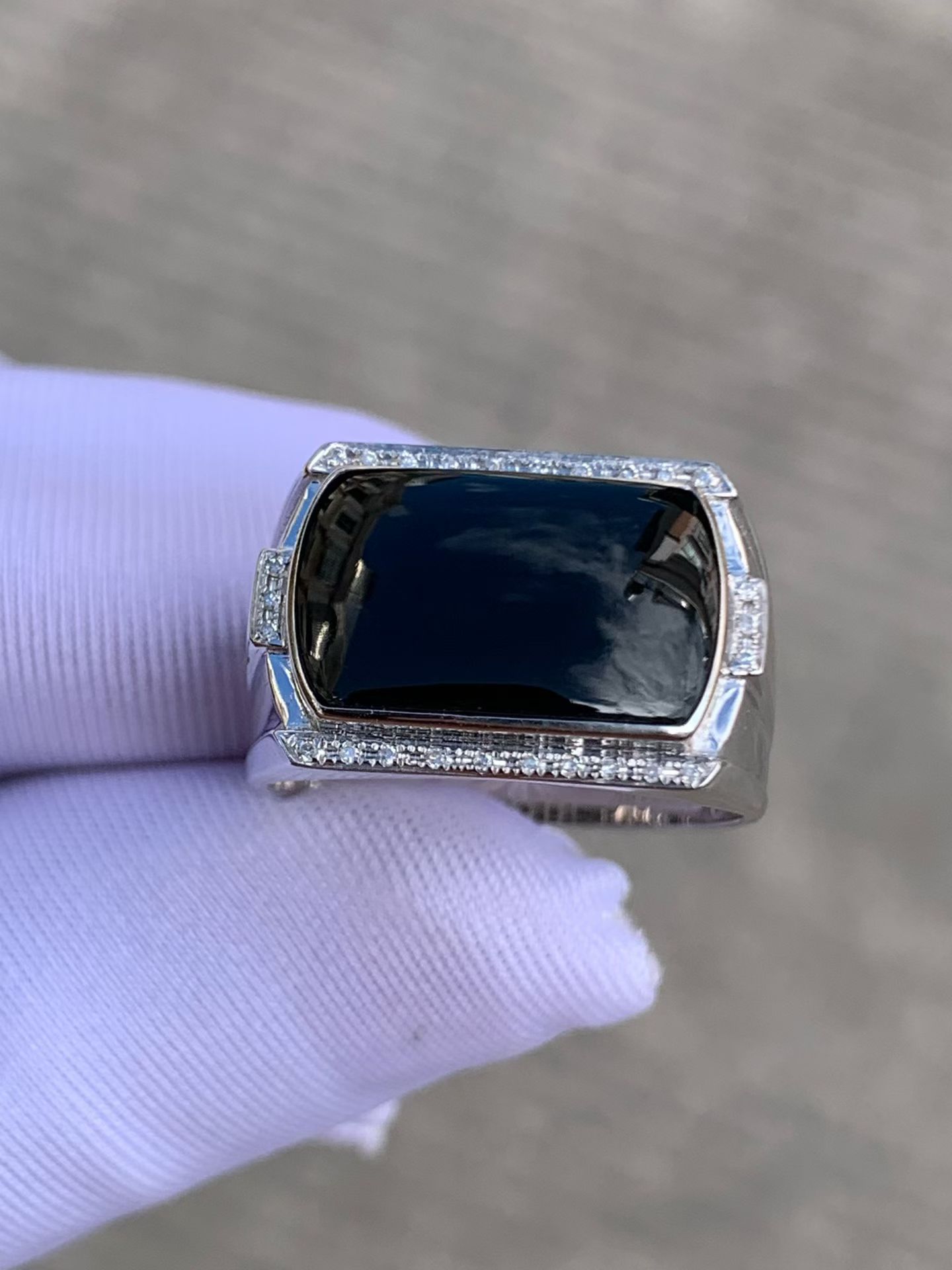 天然缅甸翡翠冰种墨翠马鞍戒指18k白金镶嵌男士戒指