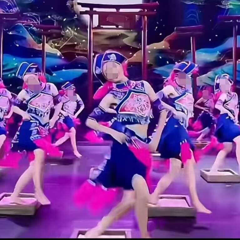 新款少数民族苗族瑶族壮族女装民族群舞演出舞蹈表演服踩曲舞艺考