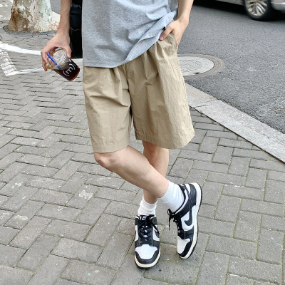 卡其色松紧腰速干五分裤短裤夏季新款男生休闲宽松打褶薄款中裤男