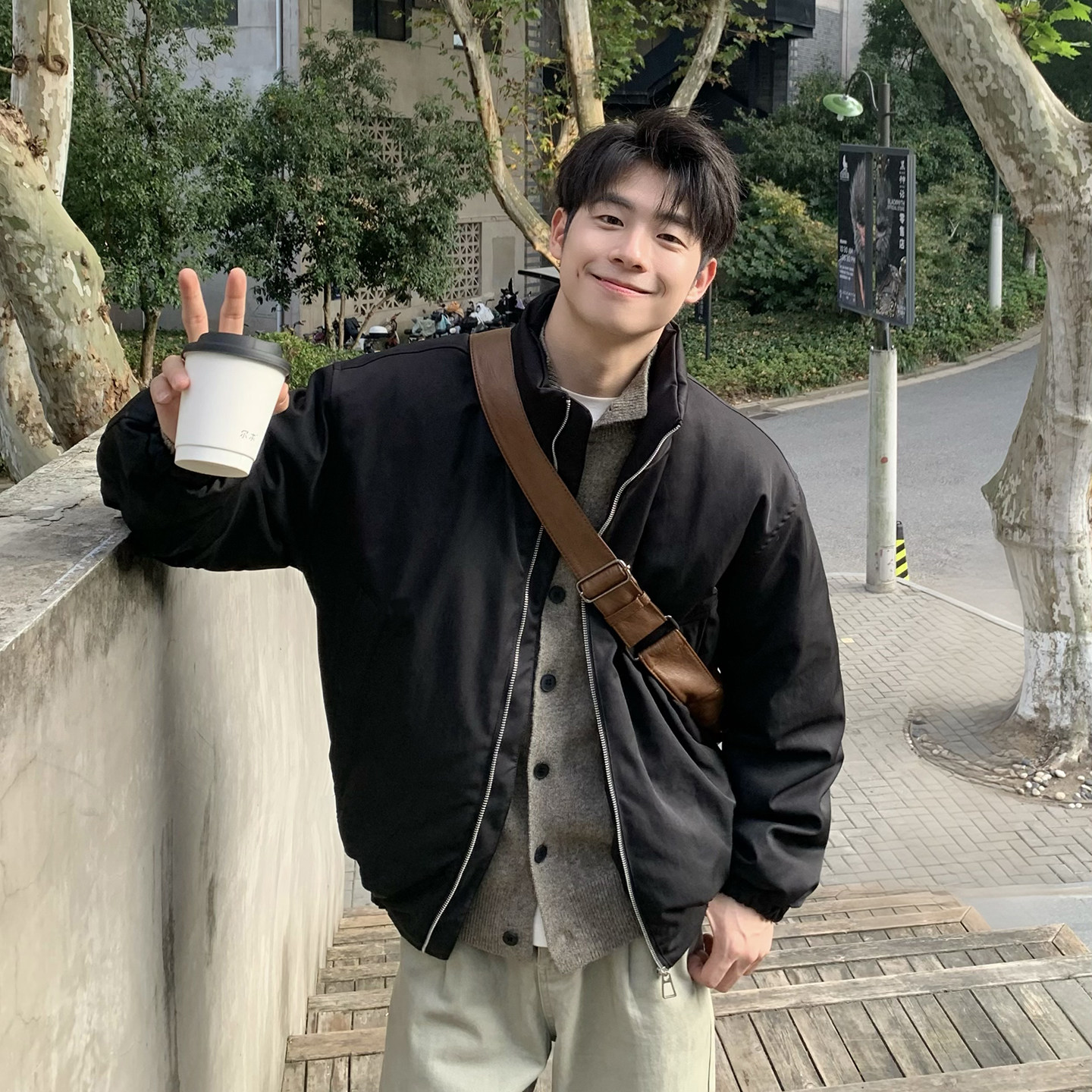 黑色立领轻薄羽绒服冬季男款2025新款加厚保暖男夹克外套高级感