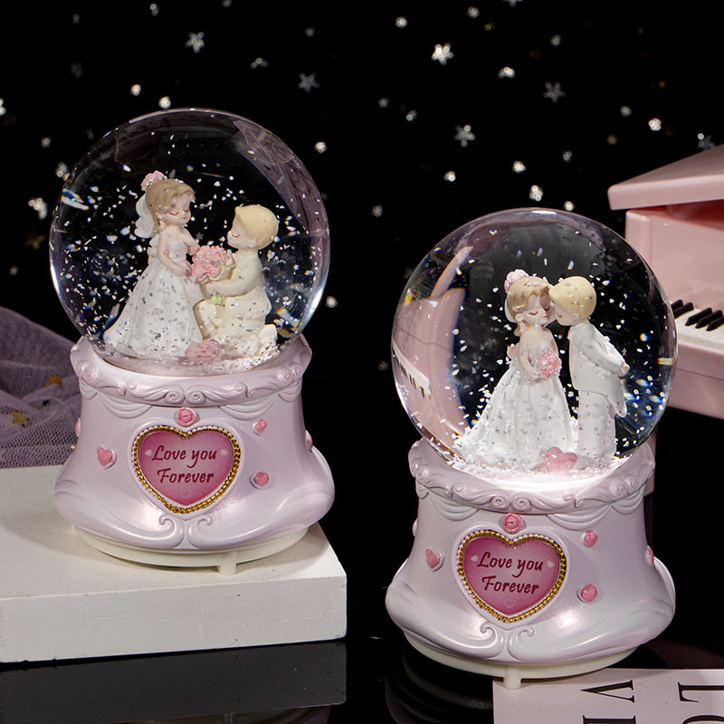 情侣款婚礼水晶球音乐盒伴手礼送老婆节日礼物家居桌面装饰摆件