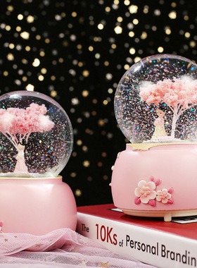 古风汉服女孩水晶球浪漫发光