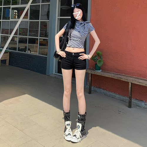 黑色纯欲辣妹修身显瘦牛仔短裤