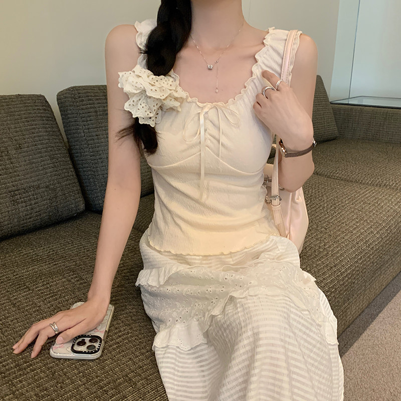 韩版纯欲气质修身吊带无袖背心女2026夏季U领木耳边系带短款上衣