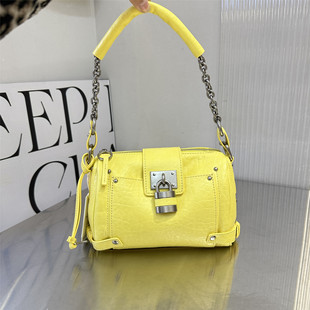 2026上新复古机车黄色腋下包女链条锁扣手提单肩包高级感百搭女包
