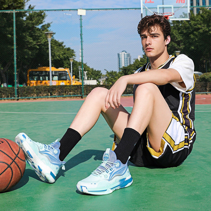 新款春秋季学生青少年运动鞋男款超轻减震透气碳板跑步鞋男鞋球鞋