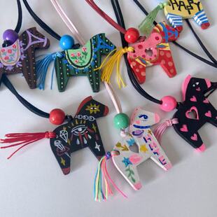 百搭钥匙扣包挂 原创手绘甜美涂鸦街头木质小马项链个性