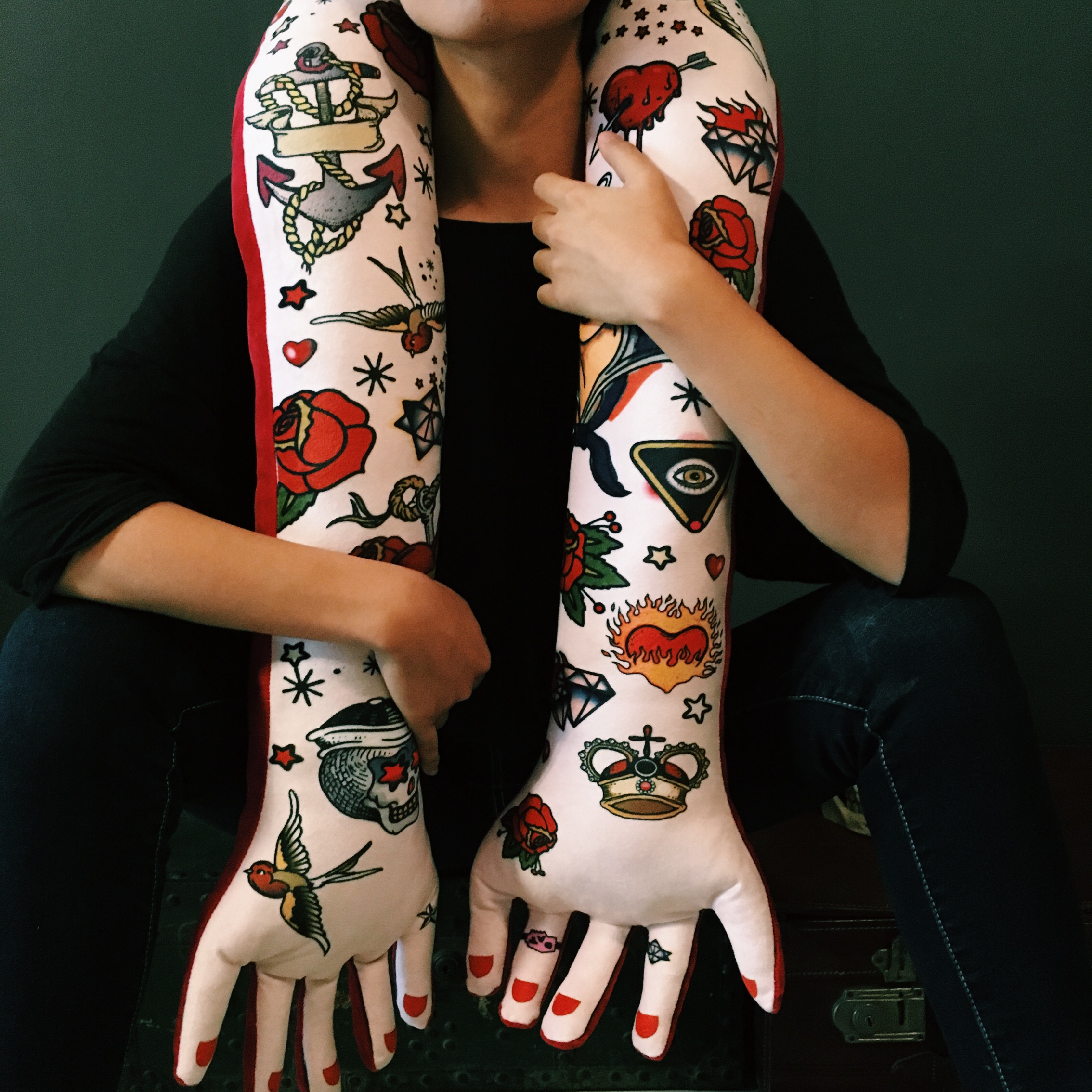 手臂原创生日礼物纹身店u型枕