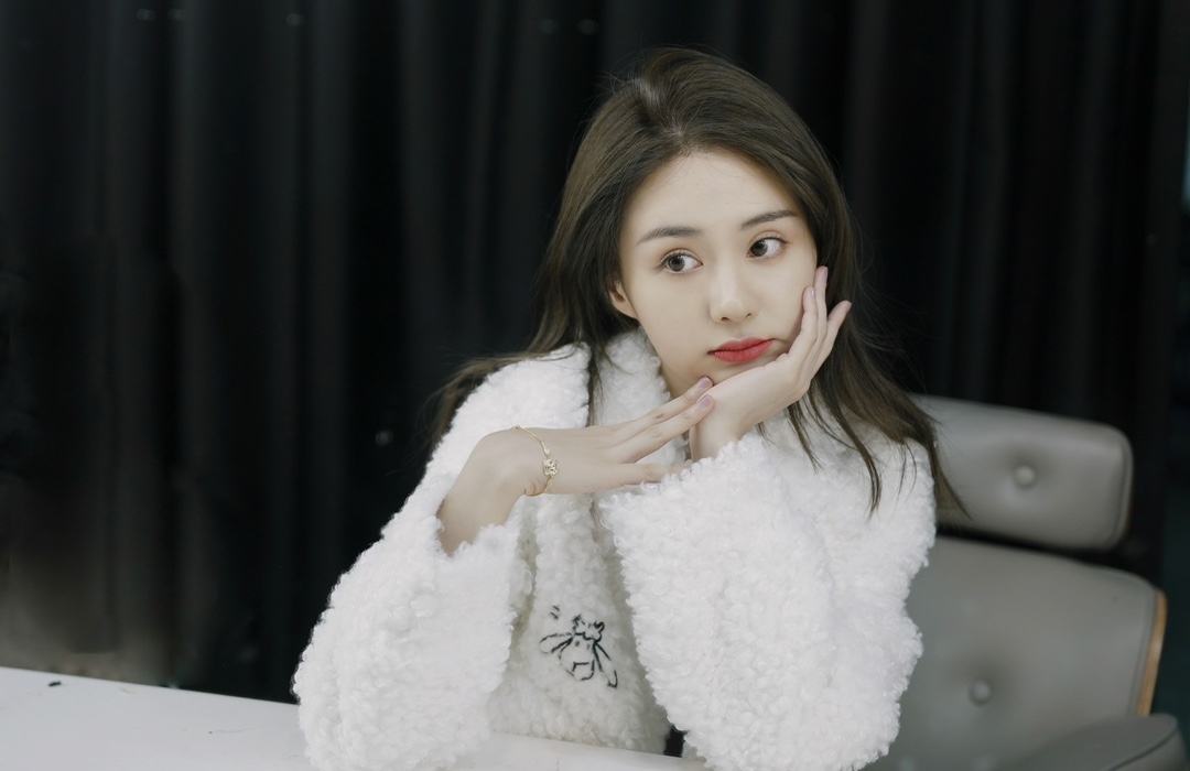 郑合惠子/蒋明希同款Aimme sparrow白色刺绣小羊羔翻领外套时尚女