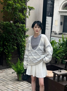 XANDRA24秋冬缎染斜纹圈圈纱v领毛衣针织打底 两件套镂空羊毛半裙