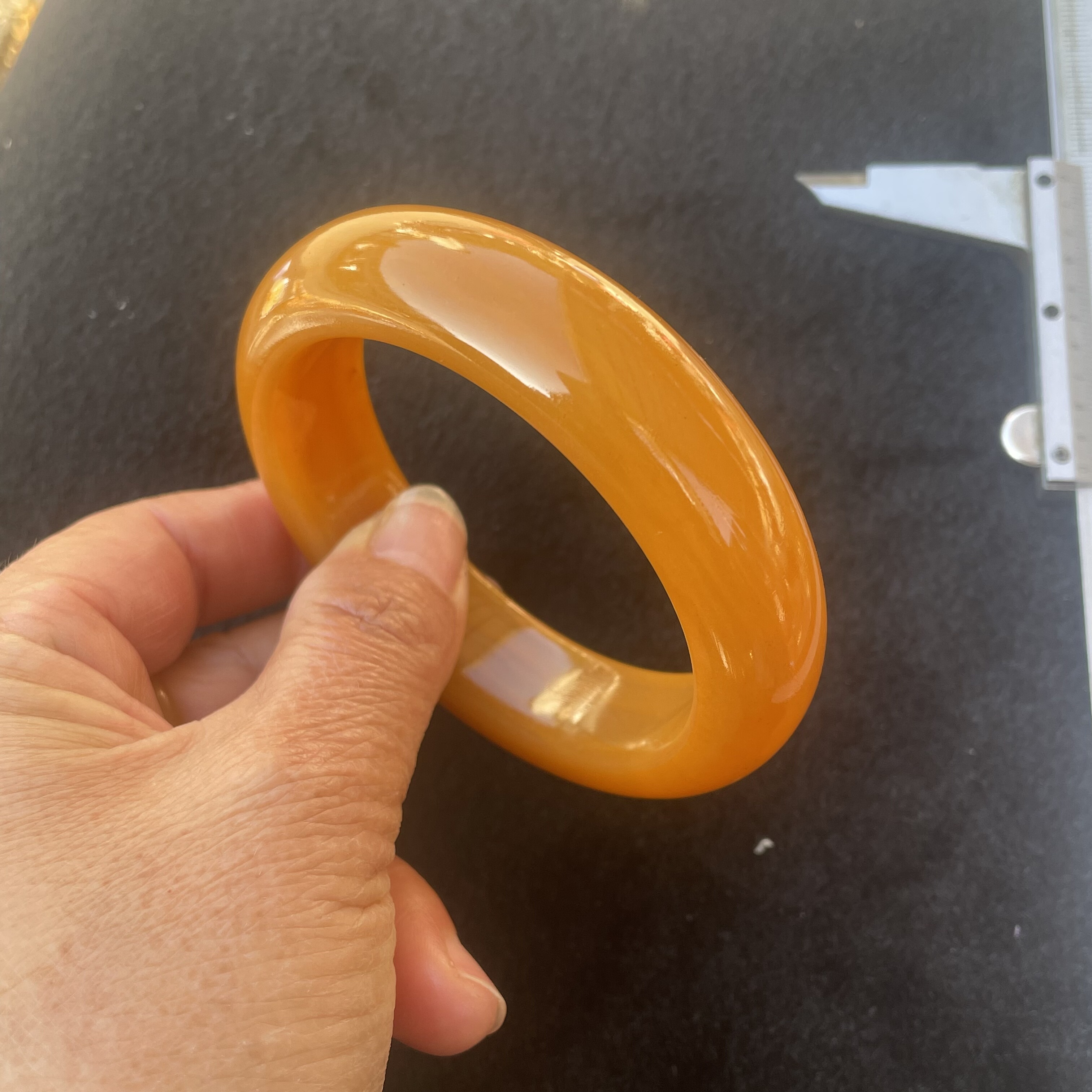 云南龙陵天然黄龙玉鸡油黄老料59*17*10mm