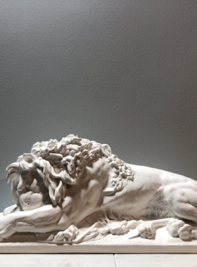 五圆美术馆维也纳雕塑家安东斐科恩的作品博物馆狮子雕塑艺术摆件