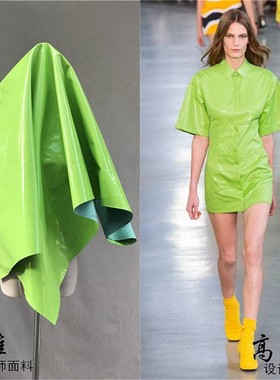 草绿色镜面亮面皮革pu皮革面料墙面软包皮料cosplay辅料手工D40