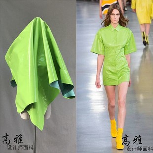 草绿色镜面亮面皮革pu皮革面料墙面软包皮料cosplay辅料手工D40