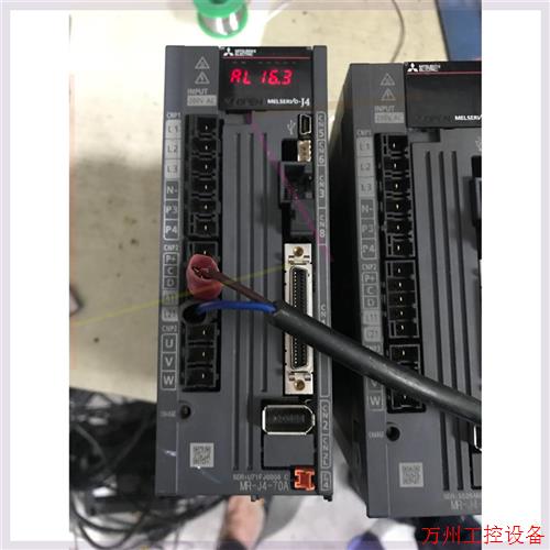 议价直拍不发:伦茨变频器E82EV751-2C902 E82EV751_2