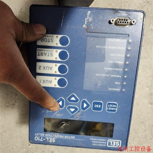 议价直拍不发:(请询价)sel-710电机保护装置,屏幕摔坏,板子没事,